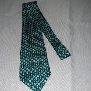 Burberrys of London vintage silk tie had sewn green 56’